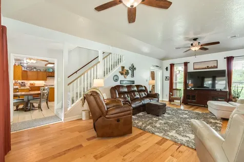 5620 County Road 166 Alvin TX 77511