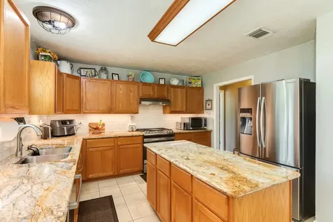 5620 County Road 166 Alvin TX 77511