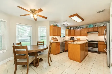 5620 County Road 166 Alvin TX 77511