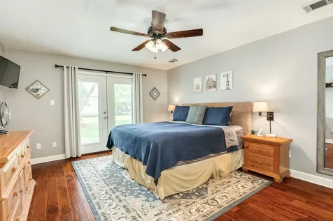 5620 County Road 166 Alvin TX 77511