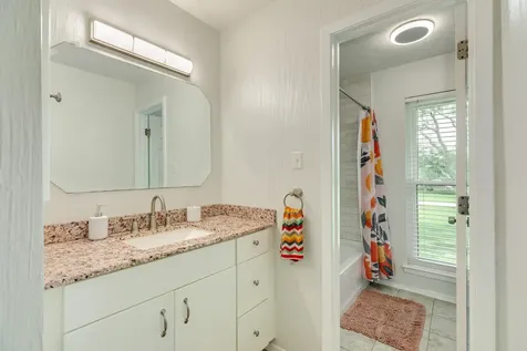 5620 County Road 166 Alvin TX 77511