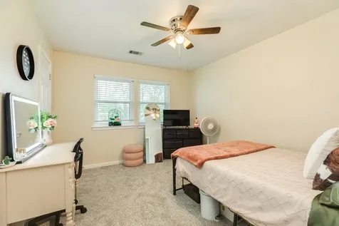 5620 County Road 166 Alvin TX 77511