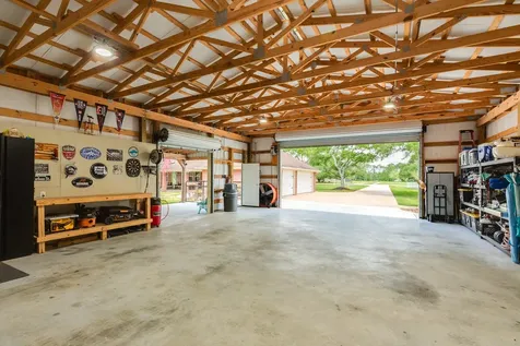 5620 County Road 166 Alvin TX 77511