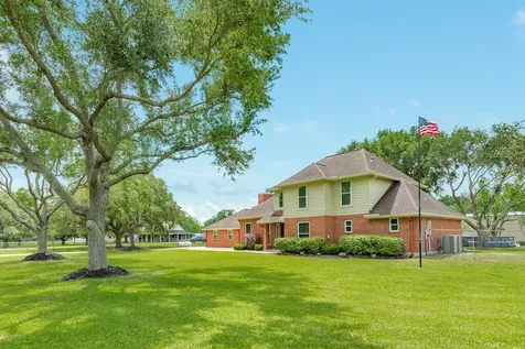 5620 County Road 166 Alvin TX 77511