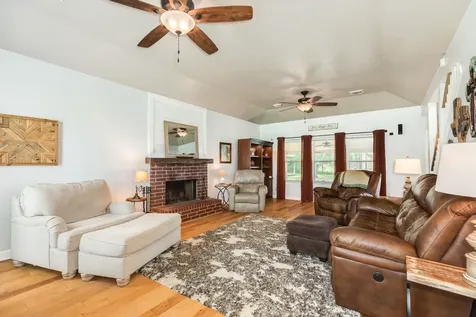 5620 County Road 166 Alvin TX 77511