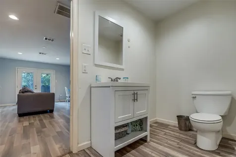 2007 Hewitt Drive Houston TX 77018