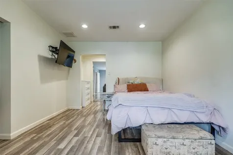 2007 Hewitt Drive Houston TX 77018