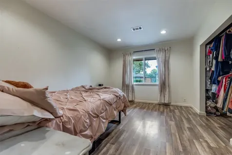 2007 Hewitt Drive Houston TX 77018