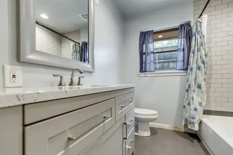 2007 Hewitt Drive Houston TX 77018