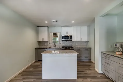2007 Hewitt Drive Houston TX 77018