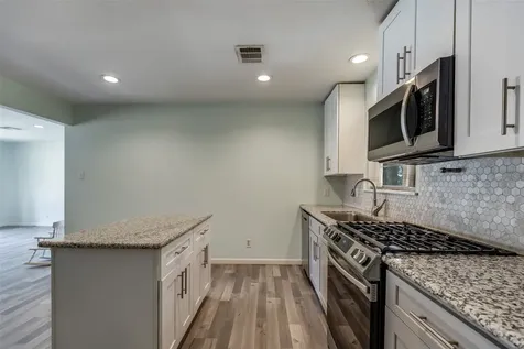 2007 Hewitt Drive Houston TX 77018