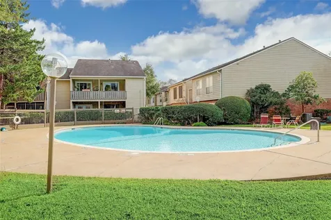 5005 Georgi Lane 36 Houston TX 77092