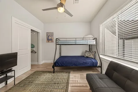 6744 Del Rio Street Houston TX 77021