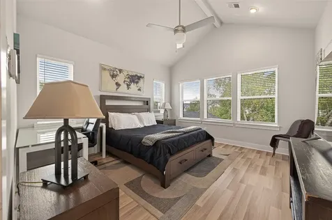 6744 Del Rio Street Houston TX 77021