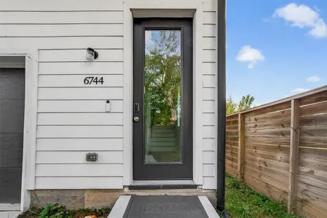 6744 Del Rio Street Houston TX 77021