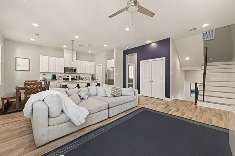 6744 Del Rio Street Houston TX 77021