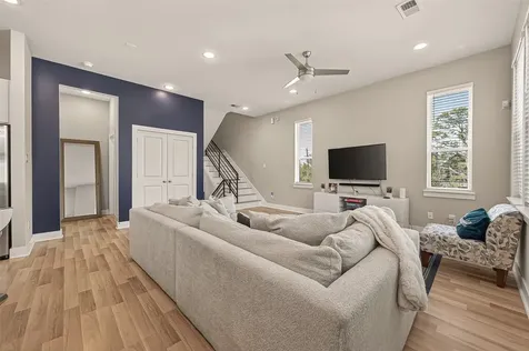 6744 Del Rio Street Houston TX 77021