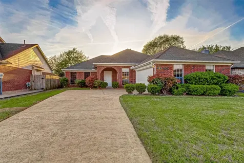 125 Barbetta Court League City TX 77573