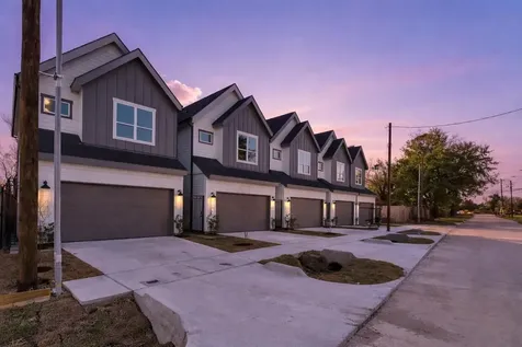 5027 Golden Forest Drive B Houston TX 77091