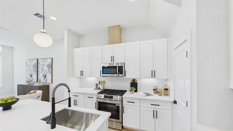 5027 Golden Forest Drive B Houston TX 77091