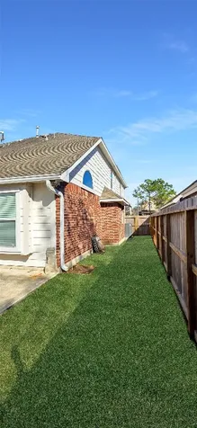 2202 Drake Falls Drive Pearland TX 77584