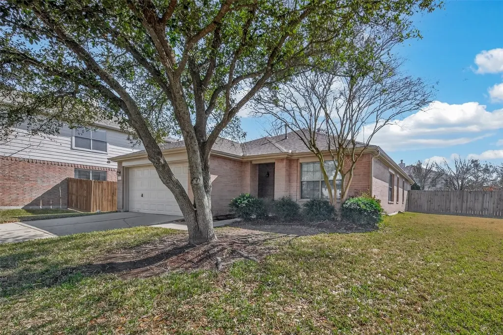 4719 Silver Spruce Lane Friendswood TX 77546