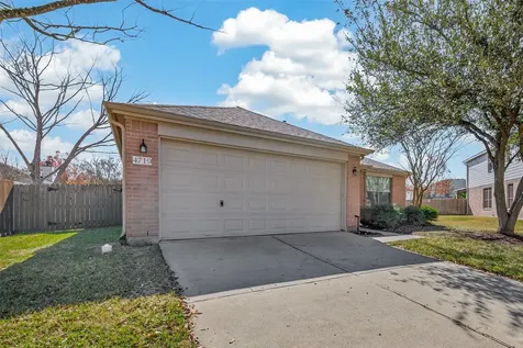 4719 Silver Spruce Lane Friendswood TX 77546