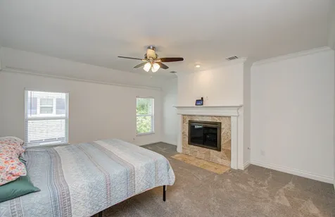 6621 N Main Street Houston TX 77009