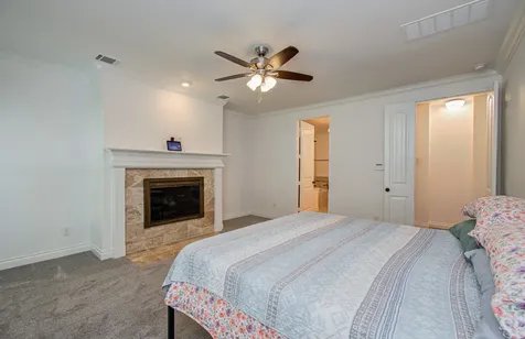 6621 N Main Street Houston TX 77009