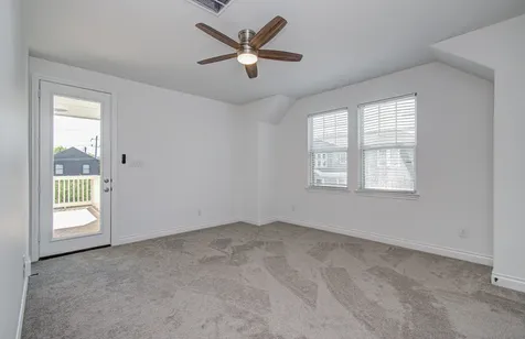 6621 N Main Street Houston TX 77009