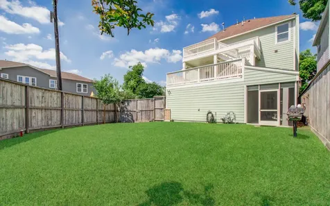 6621 N Main Street Houston TX 77009
