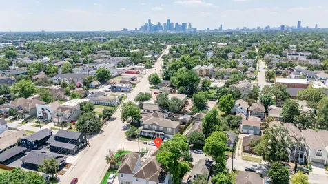 6621 N Main Street Houston TX 77009