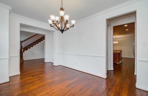6621 N Main Street Houston TX 77009