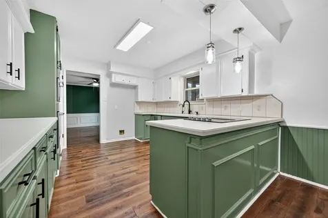 202 Laura Lane Conroe TX 77385
