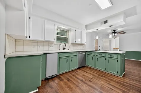 202 Laura Lane Conroe TX 77385
