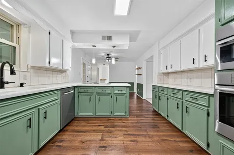 202 Laura Lane Conroe TX 77385
