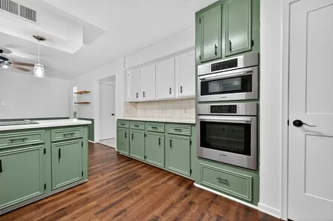 202 Laura Lane Conroe TX 77385