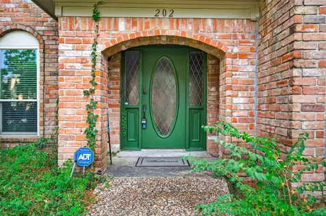 202 Laura Lane Conroe TX 77385