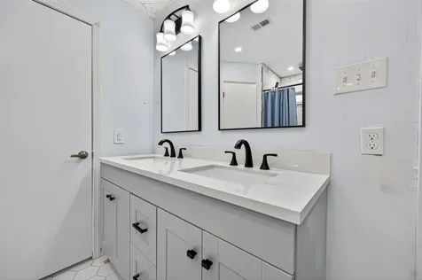 202 Laura Lane Conroe TX 77385