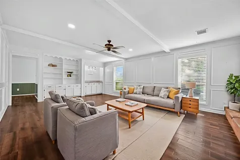 202 Laura Lane Conroe TX 77385