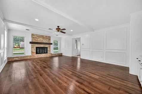 202 Laura Lane Conroe TX 77385