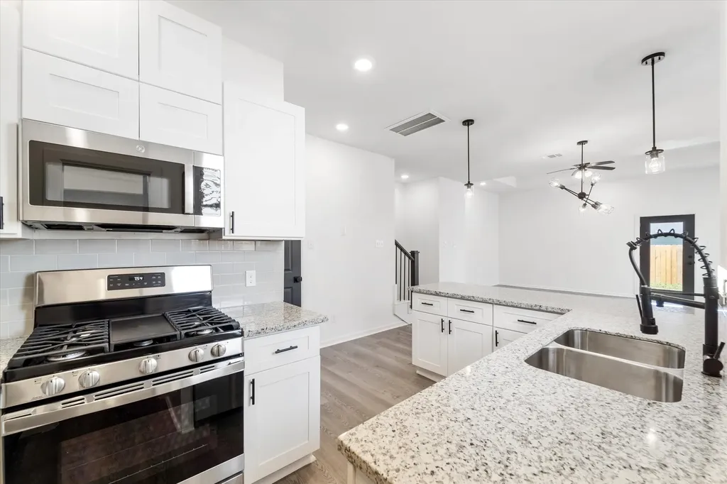 4309 Larkspur Street Houston TX 77051