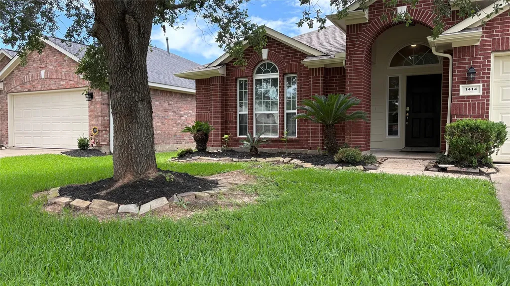 1414 Chandler Park Lane Fresno TX 77545
