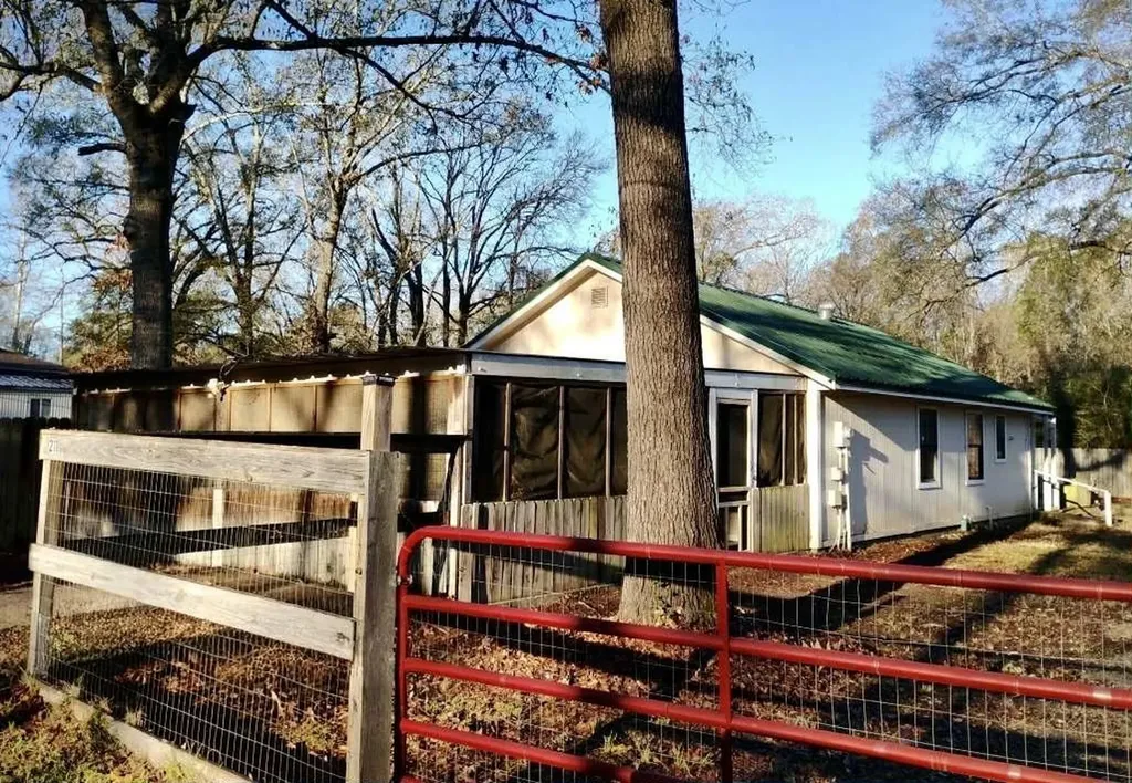 211 Bobwhite Lane Livingston TX 77351