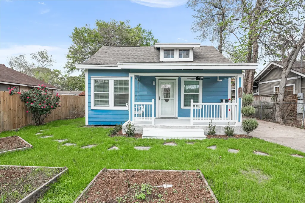 320 Coronado Street A Houston TX 77009