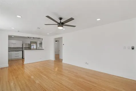 320 Coronado Street A Houston TX 77009