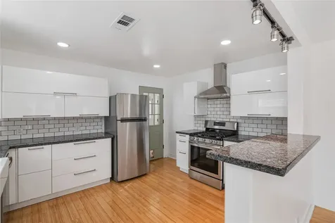 320 Coronado Street A Houston TX 77009