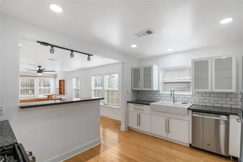 320 Coronado Street A Houston TX 77009