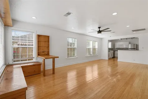 320 Coronado Street A Houston TX 77009