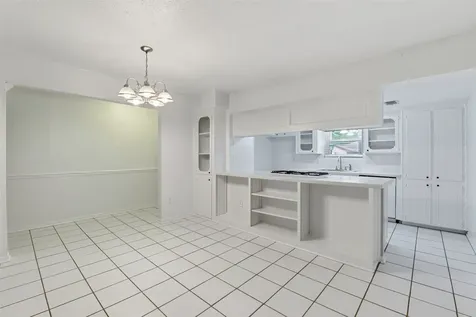 2115 Oak Shores Drive Kingwood TX 77339